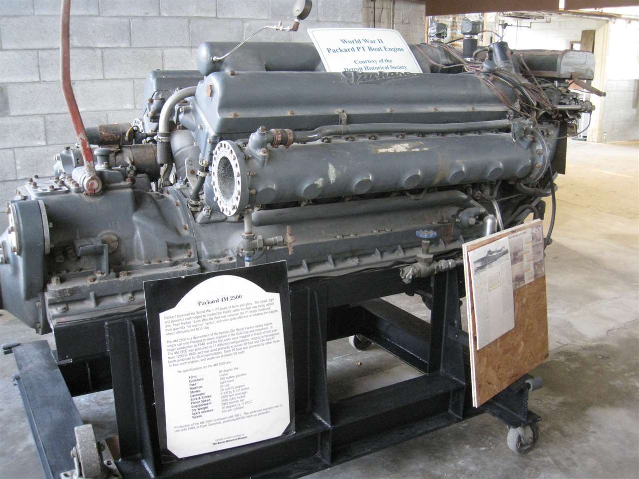 Boat Engine: Pt Boat Engine