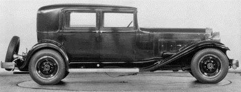 1932 9th 516 Deluxe Eight Club Sedan