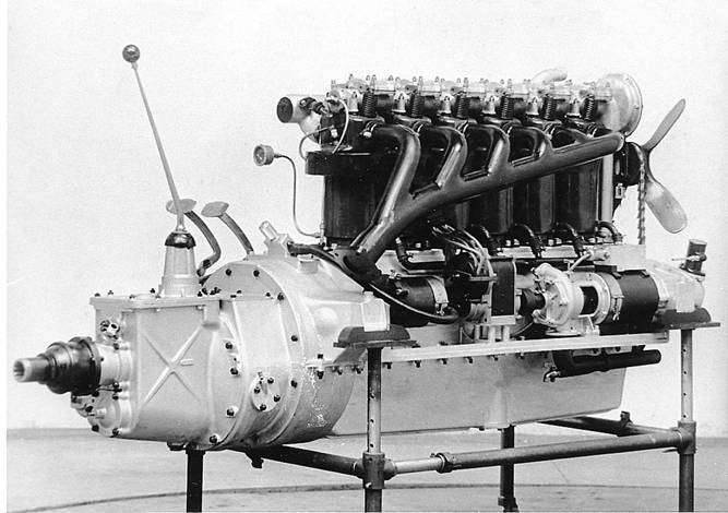 1918 PACKARD 'VICTORY SIX' ENGINE-B&W