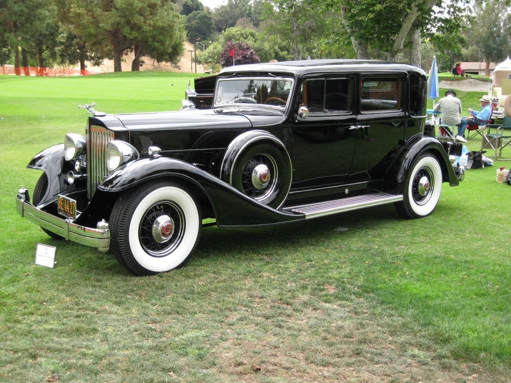 Packard 1933 Twelve Club Sedan Drivers Side