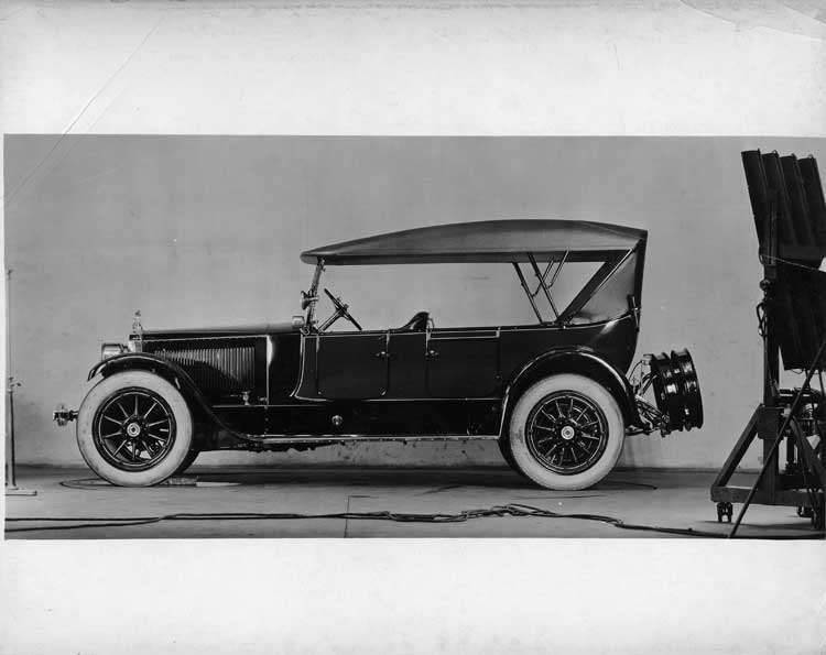 1920-1923 Packard twin six special, left side view, top raised