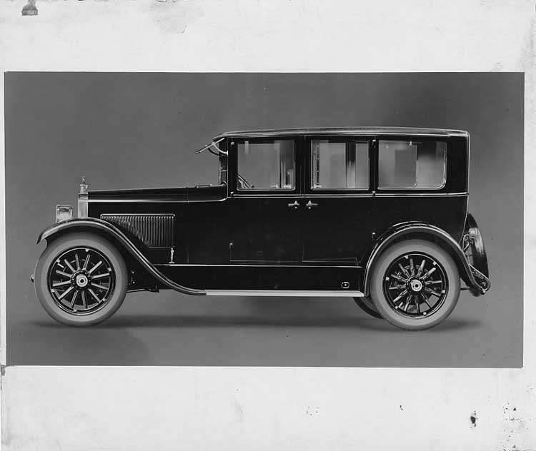 1924 Packard sedan, left side view
