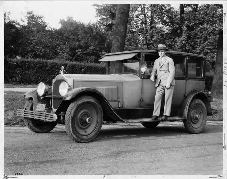 1924 Packard sedan driven 102, 350 miles by owner Mr. N. Harper Steward of Philadelphia