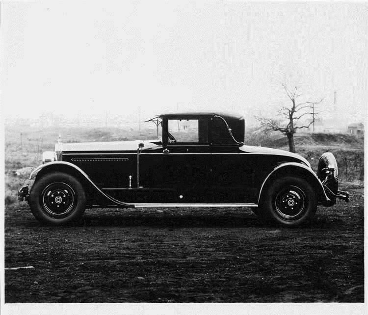 1929 Packard coupe, left side view