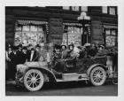 1908 Packard 30 Model UA and members of the Murdock family in New York City