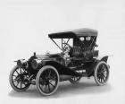1908 Packard 30 Model UA runabout with buggy top closed