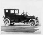 1911 Packard right side view, back enclosed compartment