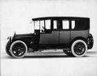1919 Packard 1-35 two-toned cab-side landaulet, left side, quarter closed