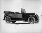 1918-1919 Packard two-toned phaeton, three-quarter right front view, top folded