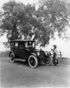 1918-1919 Packard brougham, parked at Belle Isle, with female driver