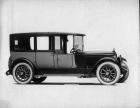 1918-1919 Packard two-toned landaulet, seven-eights right front view, quarter closed