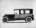 1918-1919 Packard two-toned landaulet, right side view, quarter closed