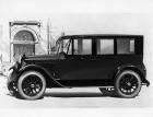 1920-1921 Packard sedan, seven-eights left front view