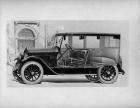 1921-1922 Packard sedan, seven-eights left front cut away view